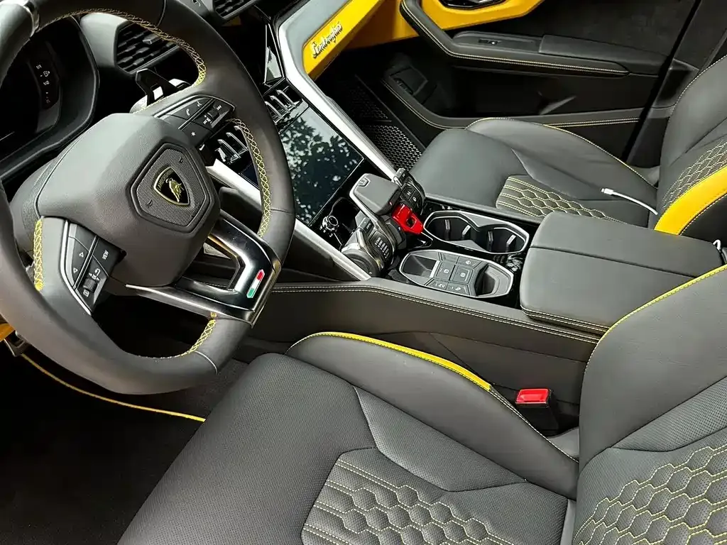 Lamborghini Urus 2023 из CN, фото 3