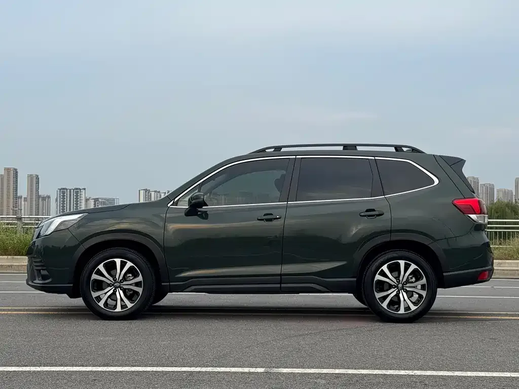 Subaru Forester 2024 из CN, фото 5