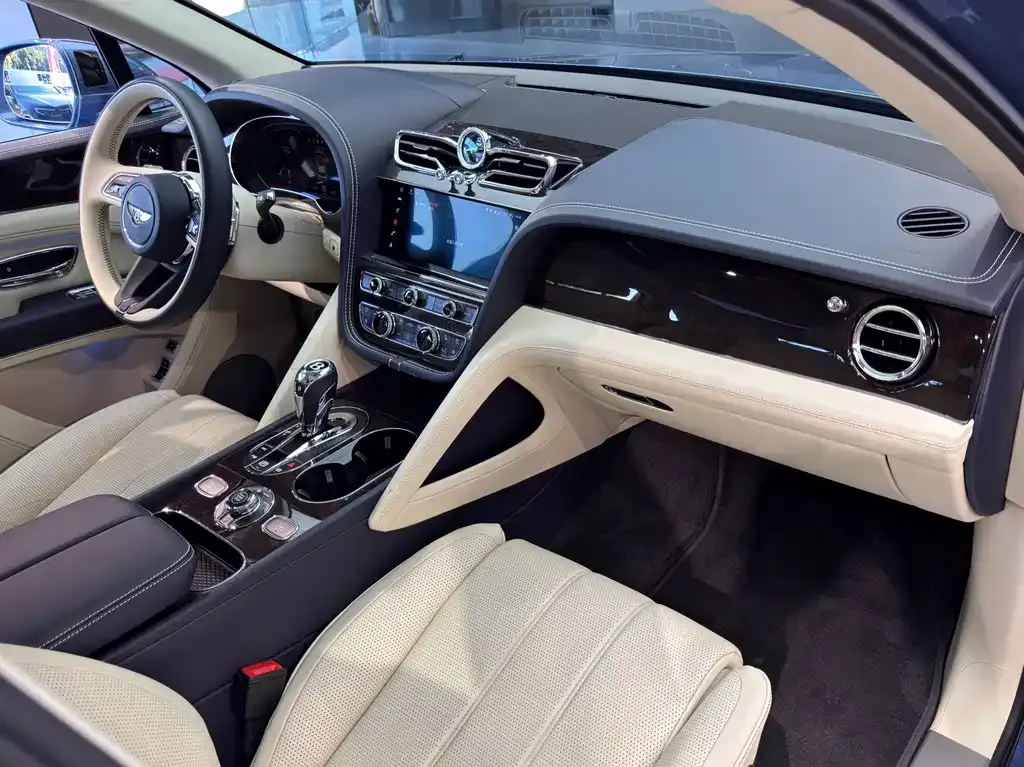 Bentley Bentayga 2021 из CN, фото 6