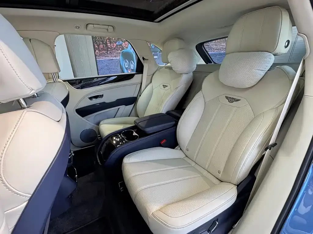 Bentley Bentayga 2021 из CN, фото 7