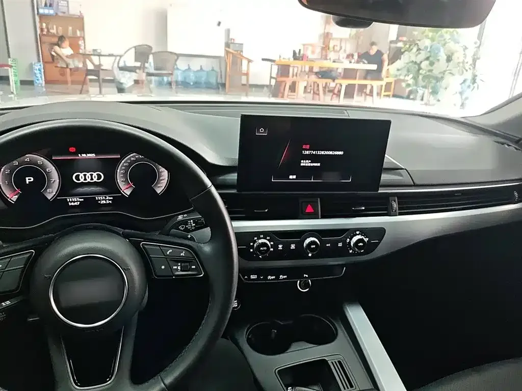 Audi A4L 2024 из CN, фото 10