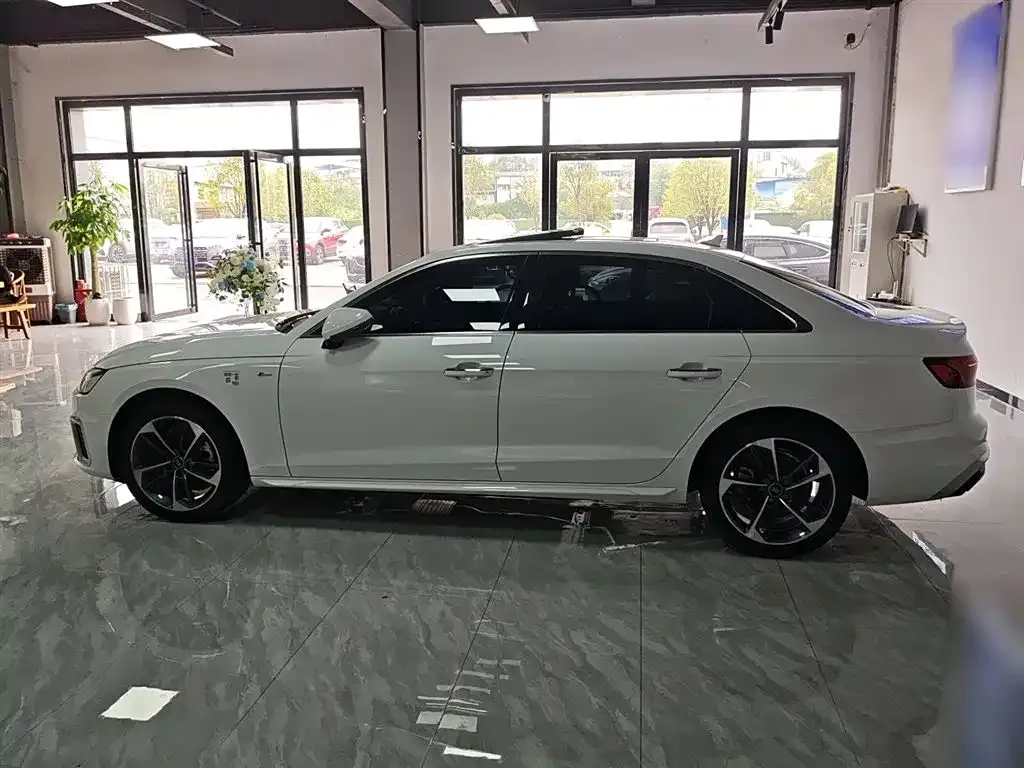 Audi A4L 2024 из CN, фото 5