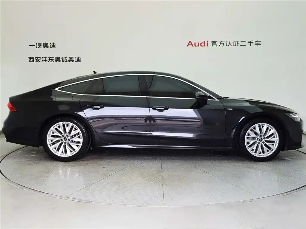 Audi A7 2021 из CN, фото 3