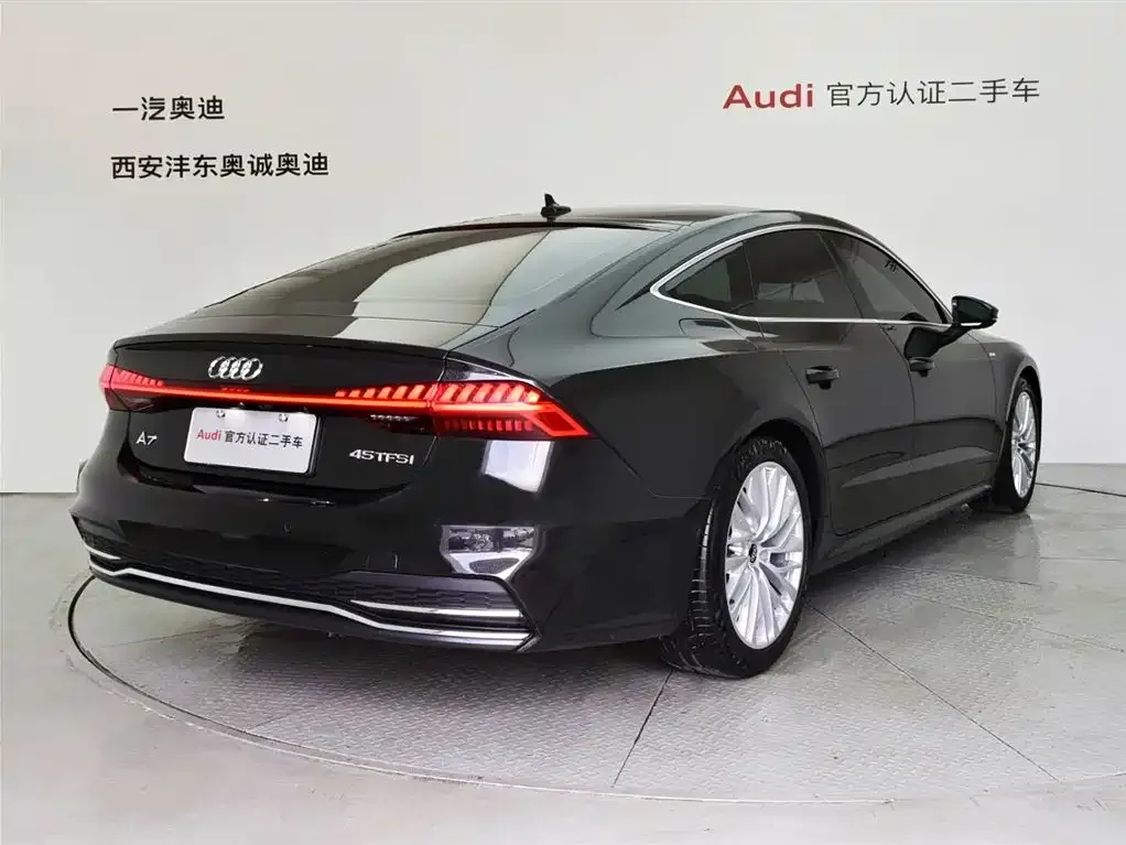 Audi A7 2021 из CN, фото 4
