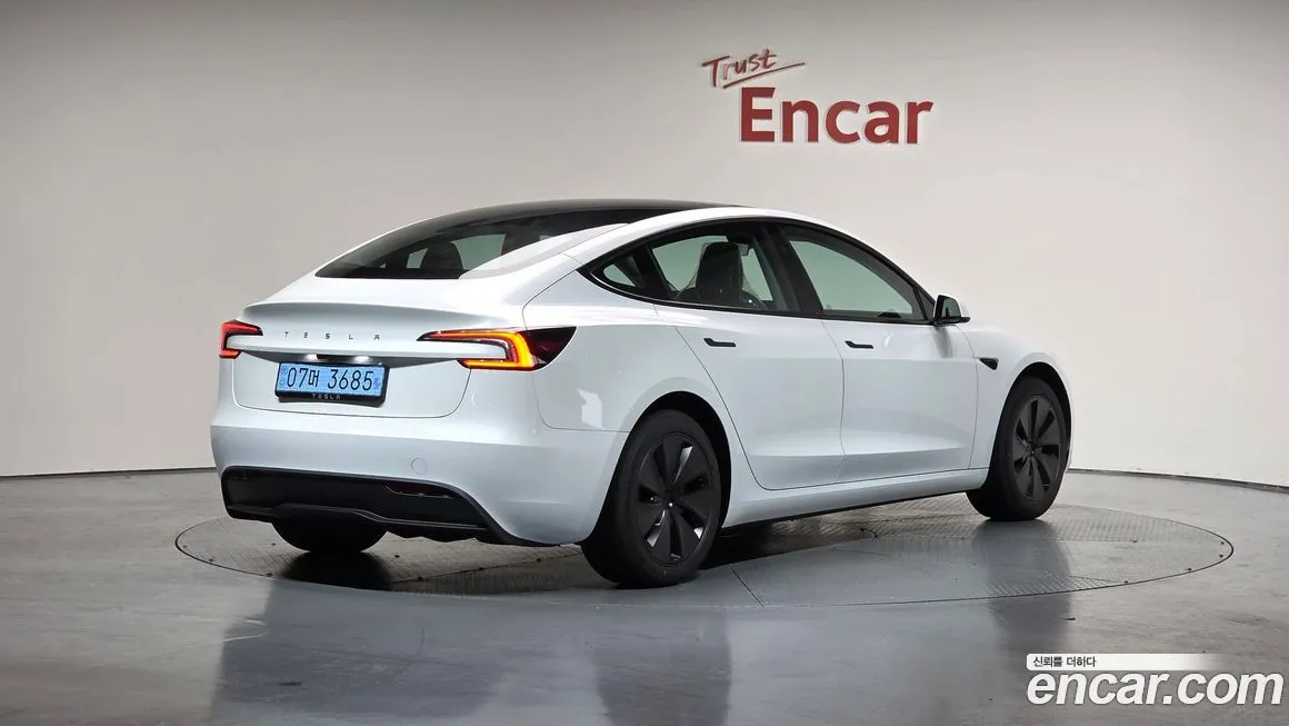 Tesla Model 3 2025 из KR, фото 2