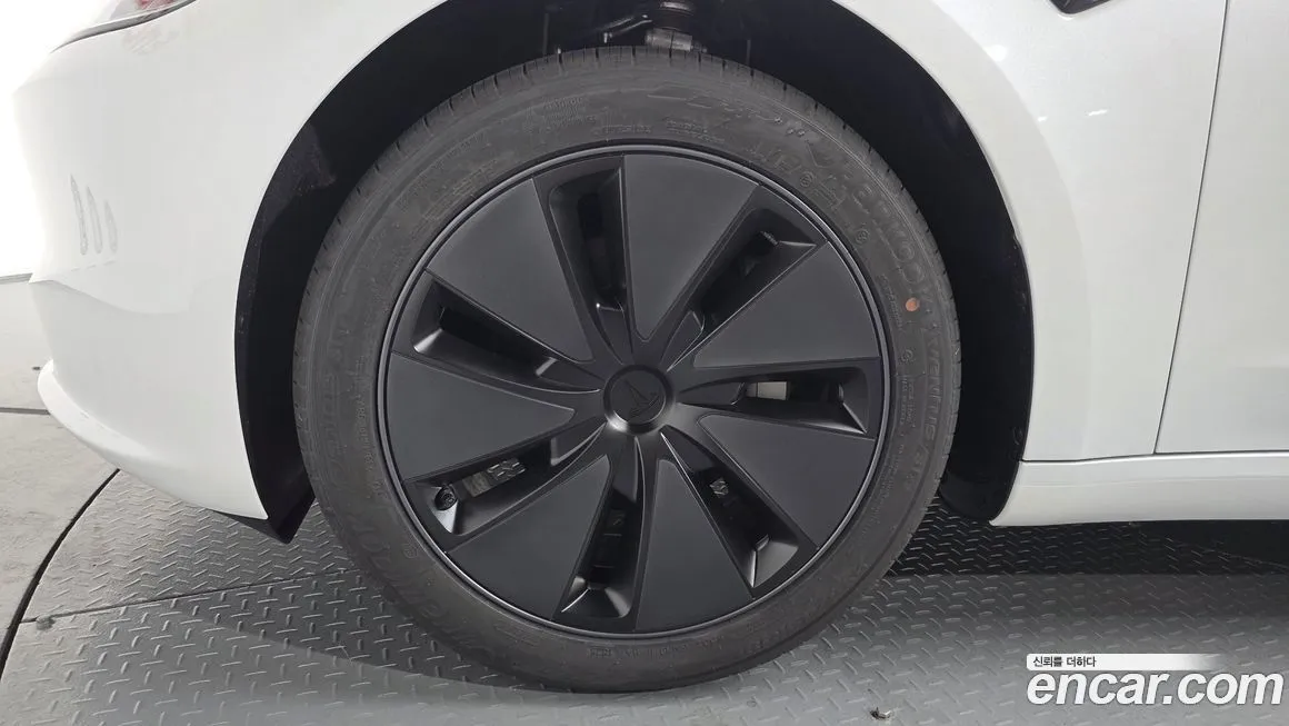 Tesla Model 3 2025 из KR, фото 5