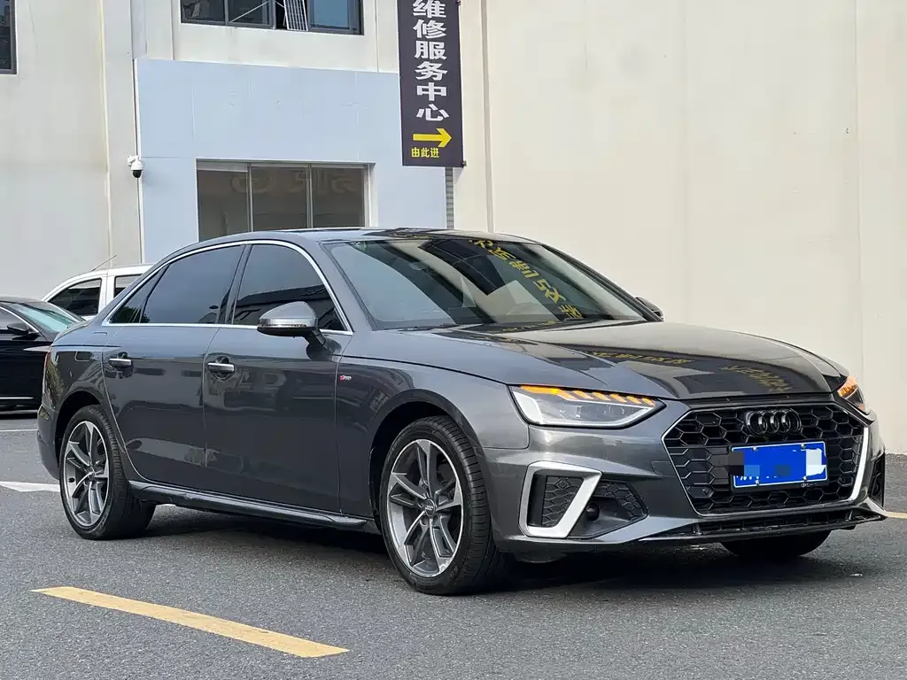 Audi A4L 2021 из CN, фото 3
