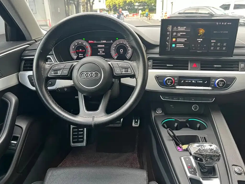 Audi A4L 2021 из CN, фото 7