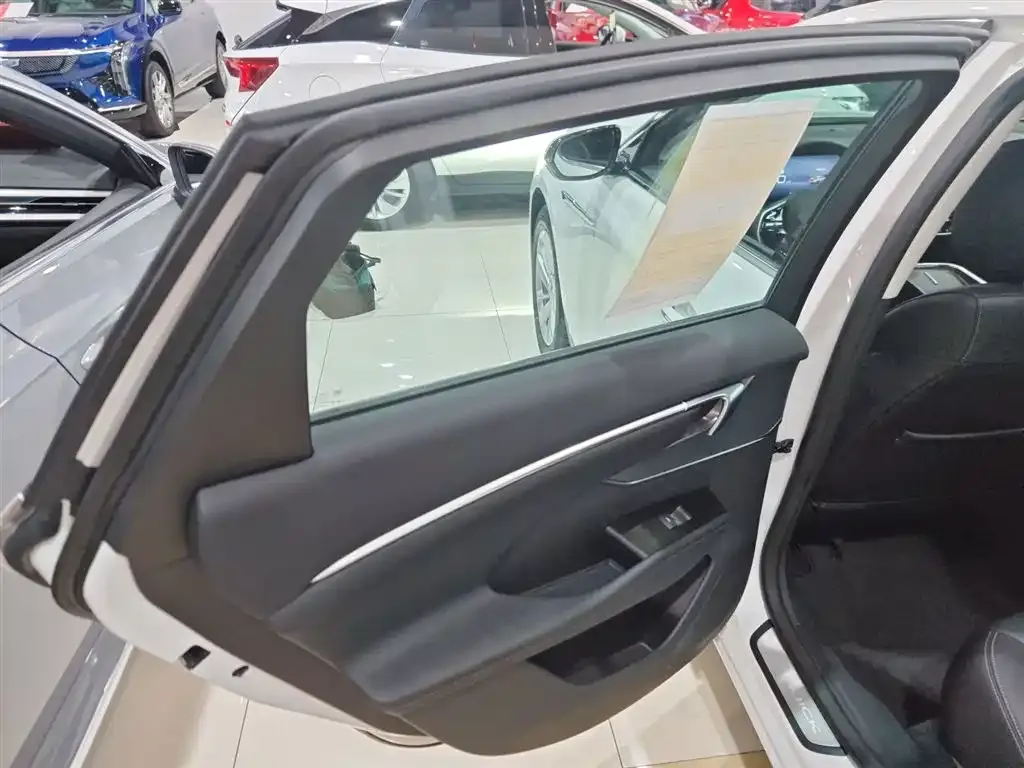 Buick LaCrosse 2025 из CN, фото 2