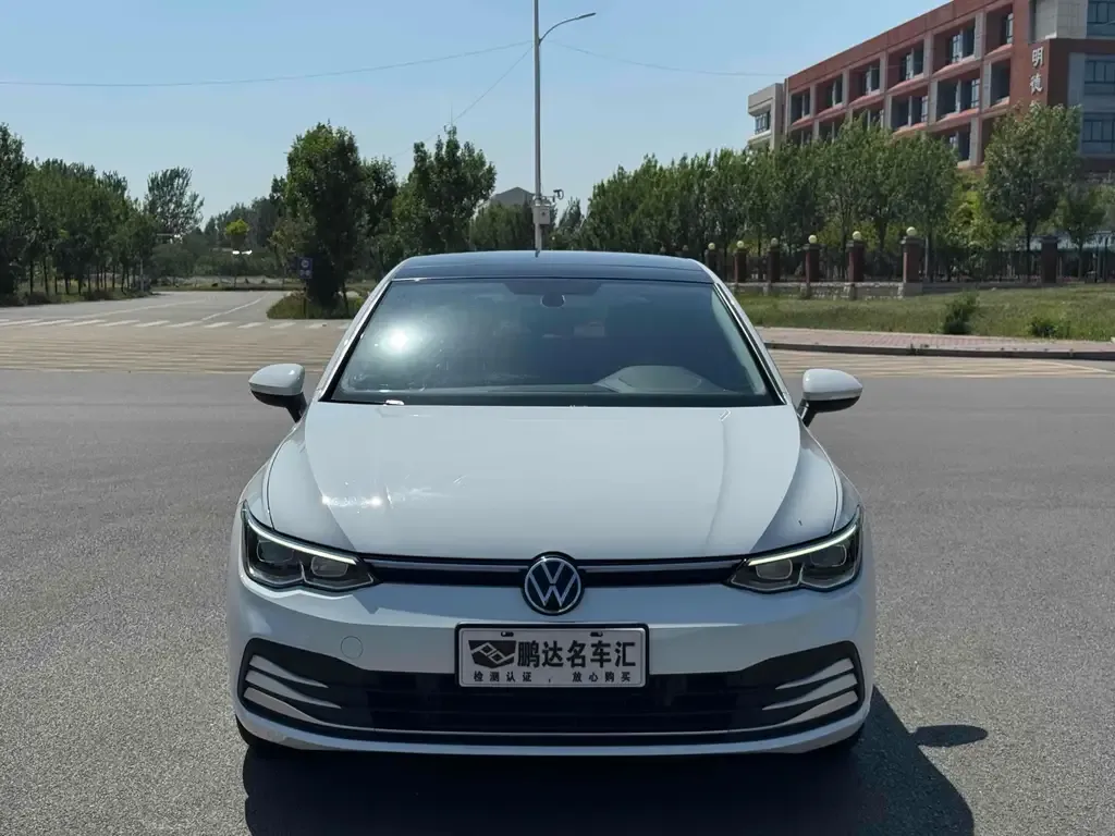 Volkswagen Golf 2023 из CN, фото 2