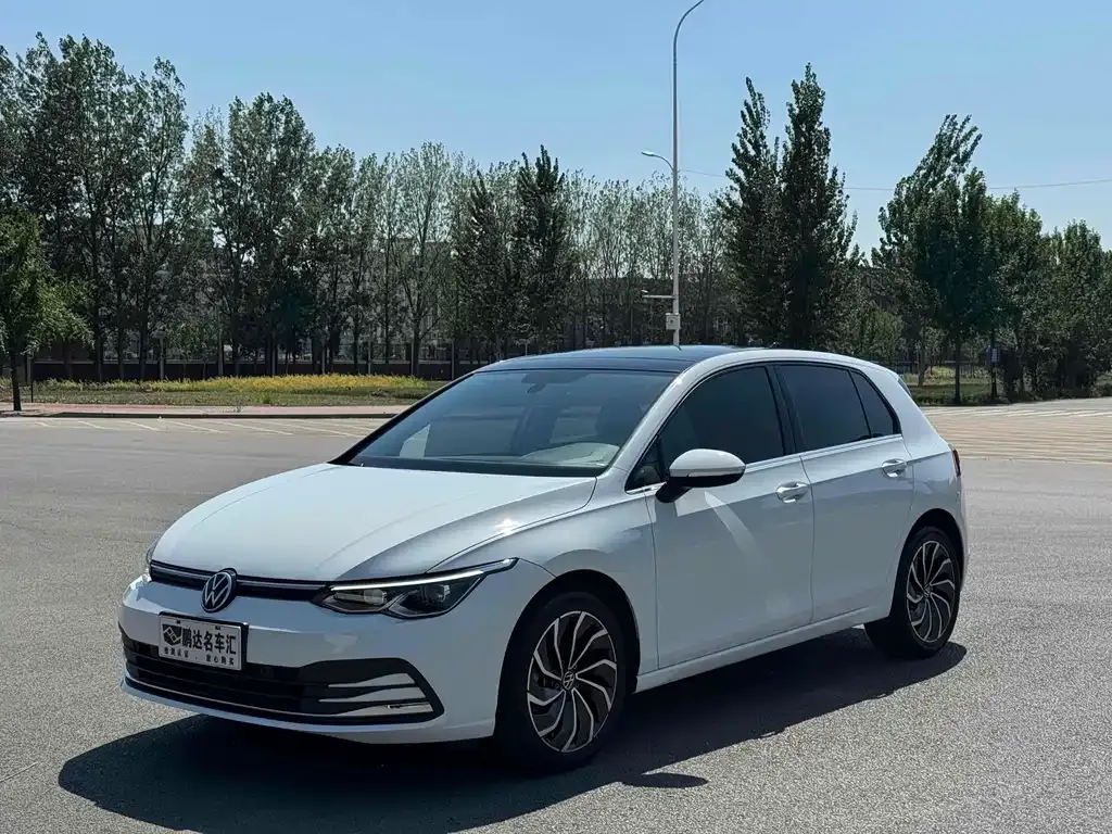 Volkswagen Golf 2023 из CN, фото 3
