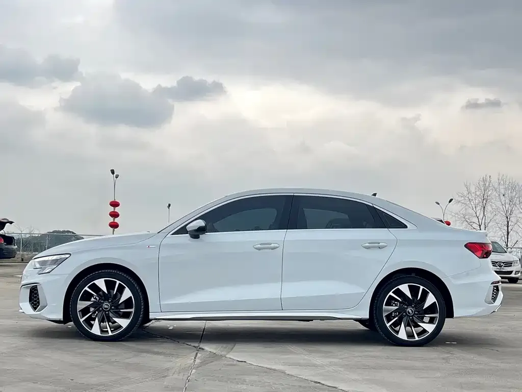 Audi A3 2024 из CN, фото 3