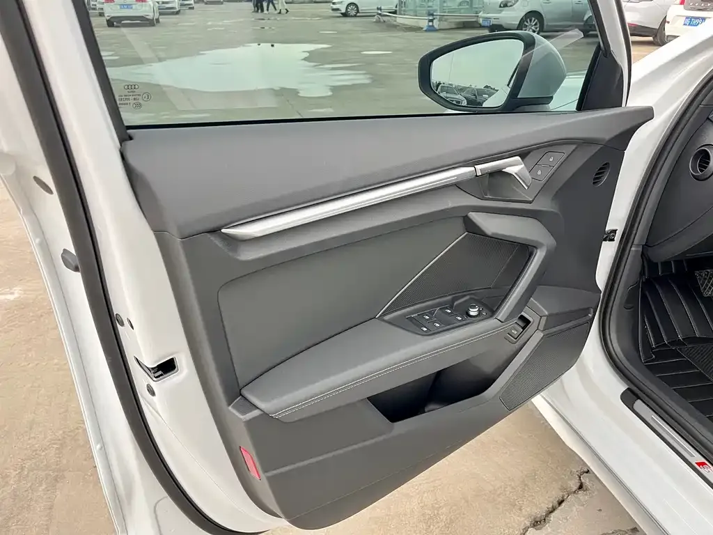 Audi A3 2024 из CN, фото 8