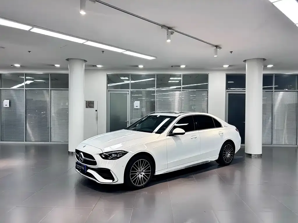 Mercedes-Benz C-Class — фото 1