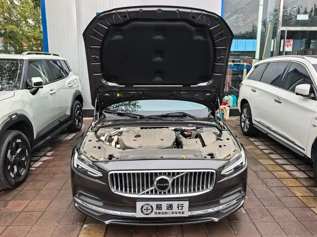 Volvo S90 2024 из CN, фото 4