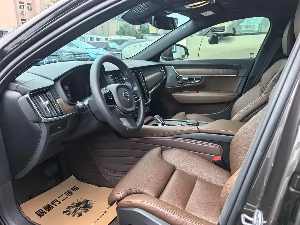 Volvo S90 2024 из CN, фото 6