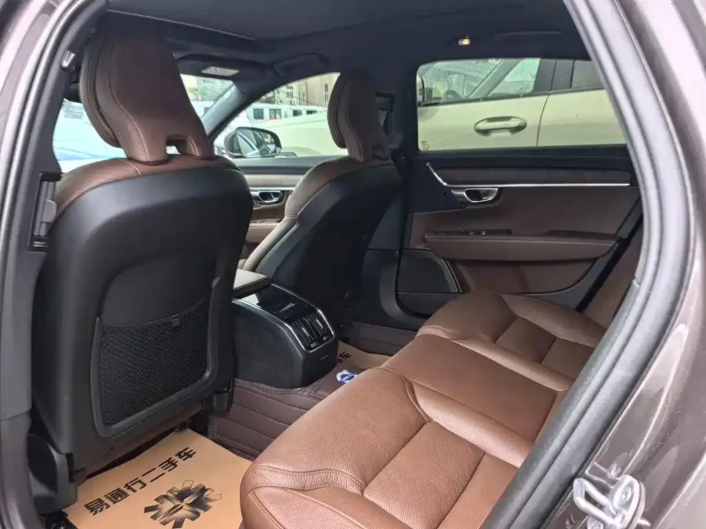 Volvo S90 2024 из CN, фото 7