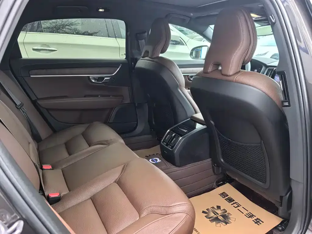 Volvo S90 2024 из CN, фото 9