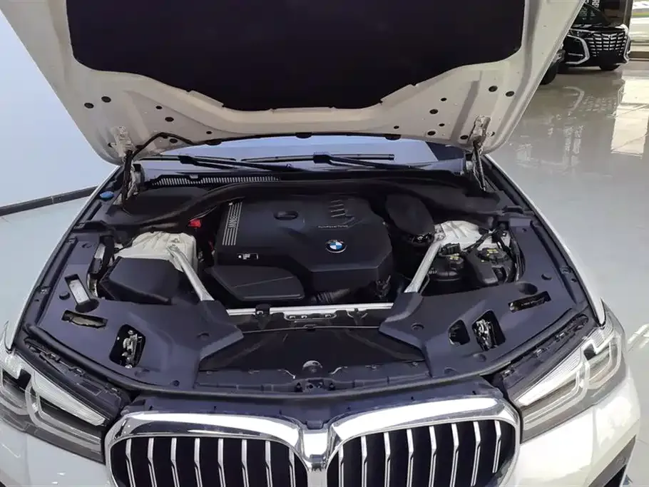 BMW 5 Series — фото 10