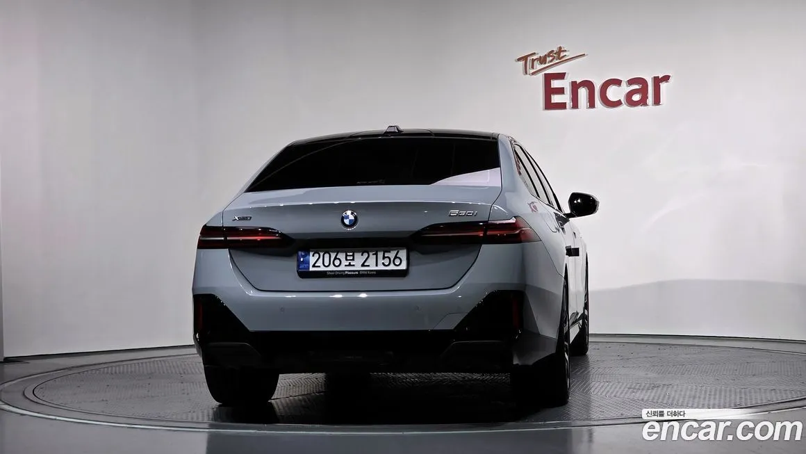 BMW 5-Series 2024 из KR, фото 4
