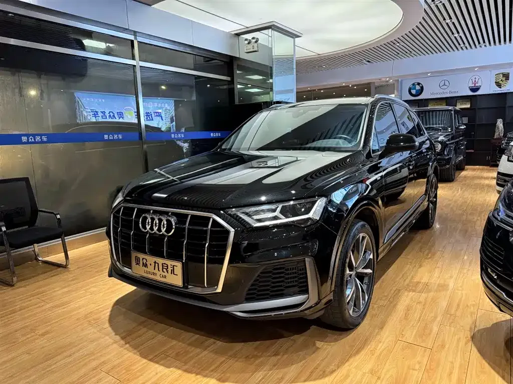 Audi Q7 2023 из CN, фото 1