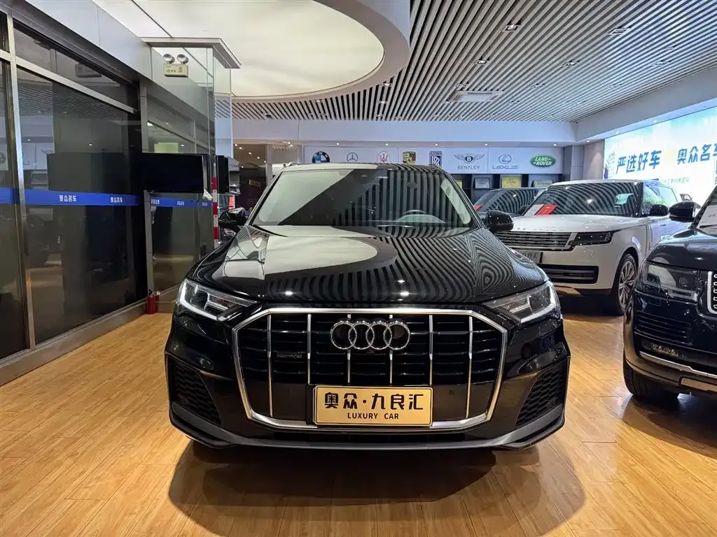 Audi Q7 2023 из CN, фото 2