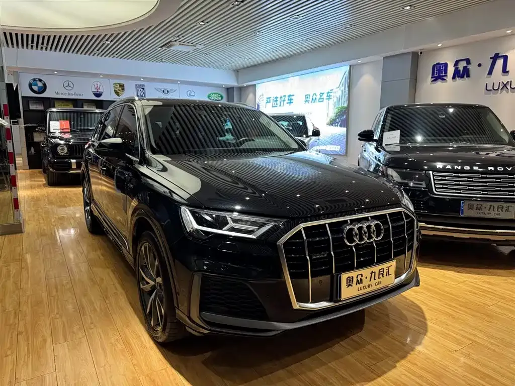 Audi Q7 2023 из CN, фото 3