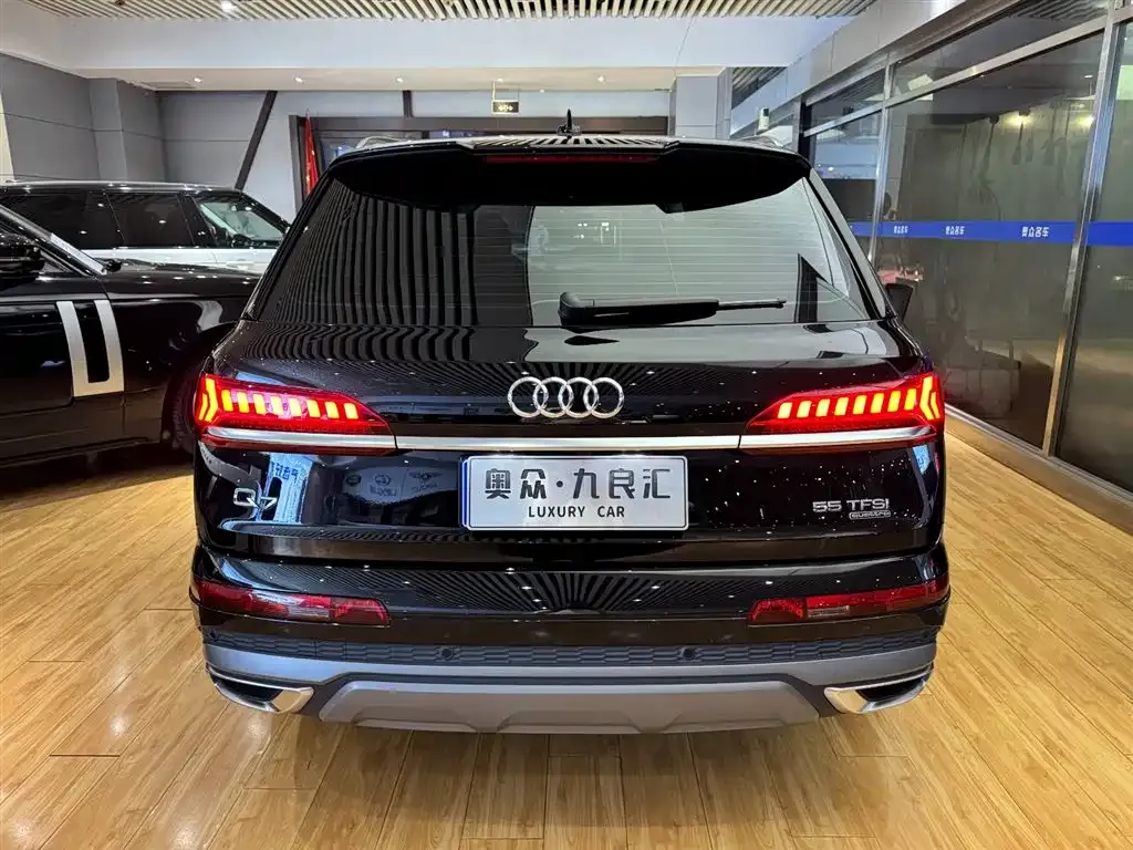 Audi Q7 2023 из CN, фото 5
