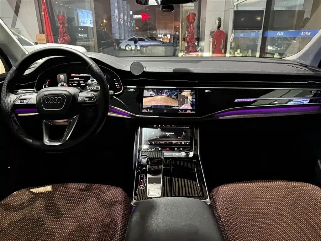 Audi Q7 2023 из CN, фото 7