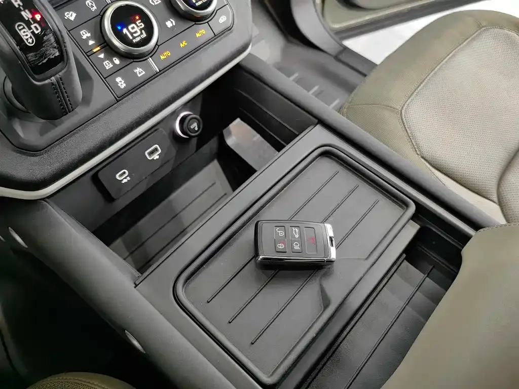 Land Rover Defender 2021 из CN, фото 8
