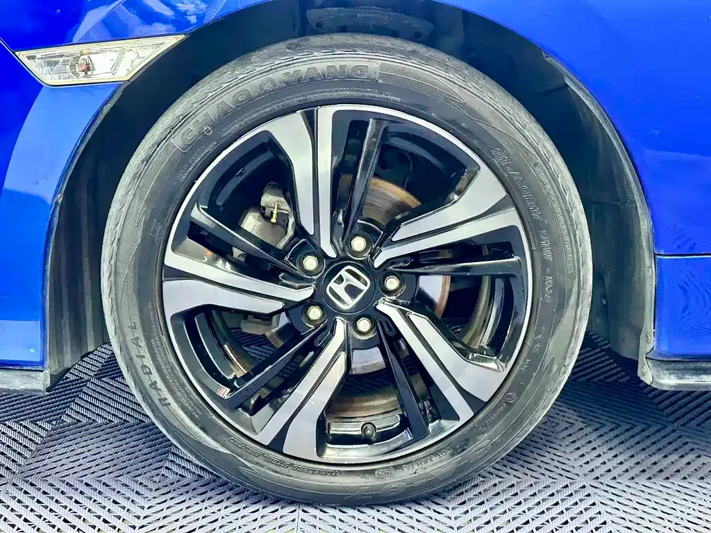 Honda Civic — фото 8