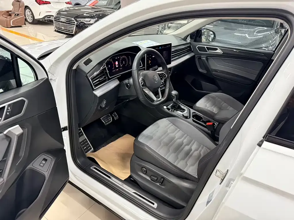 Volkswagen Tiguan X 2022 из CN, фото 10