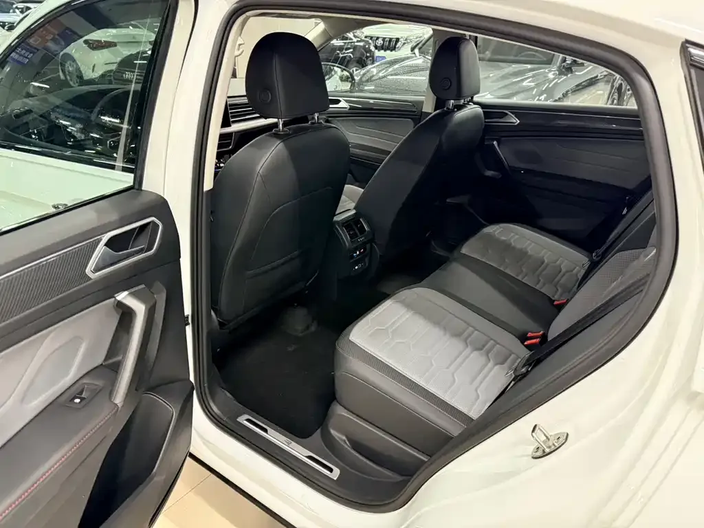 Volkswagen Tiguan X 2022 из CN, фото 9