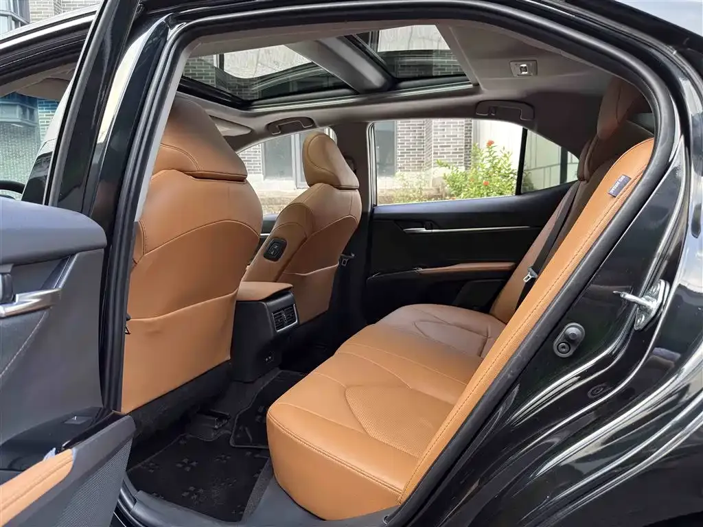 Toyota Camry 2023 из CN, фото 6