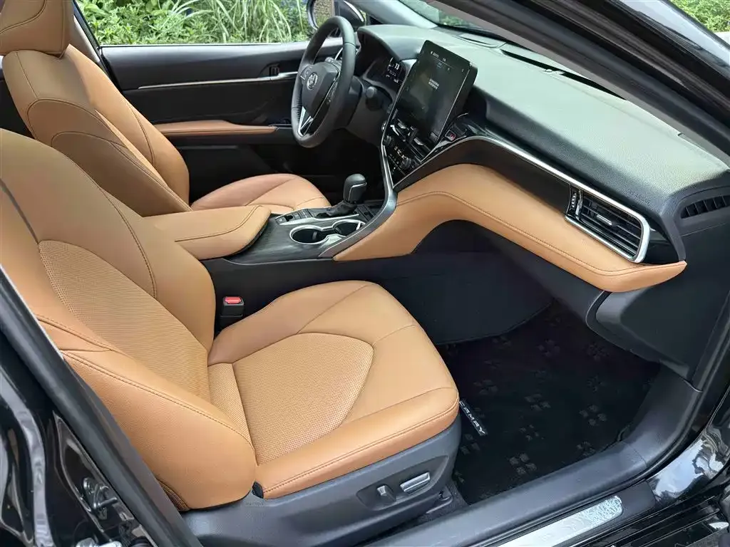 Toyota Camry 2023 из CN, фото 7