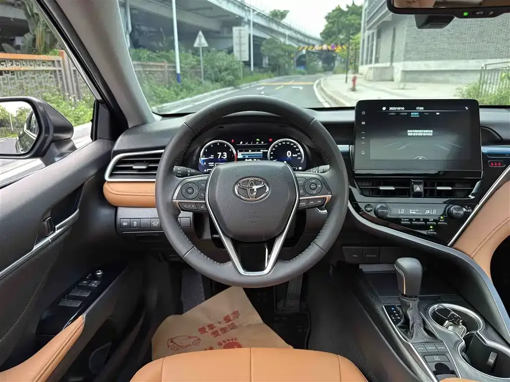 Toyota Camry 2023 из CN, фото 9