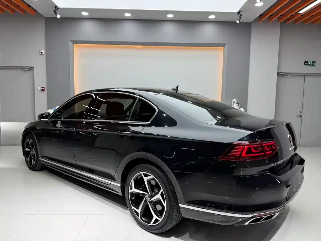 Volkswagen Magotan 2023 из CN, фото 6