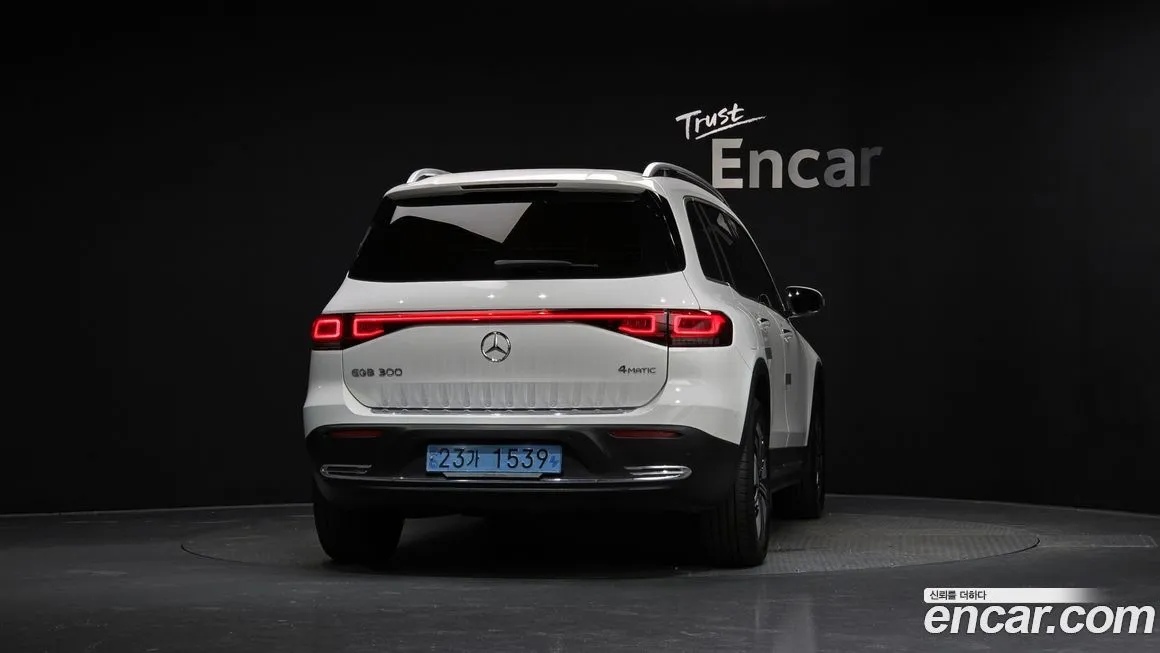 Mercedes-Benz EQB — фото 4