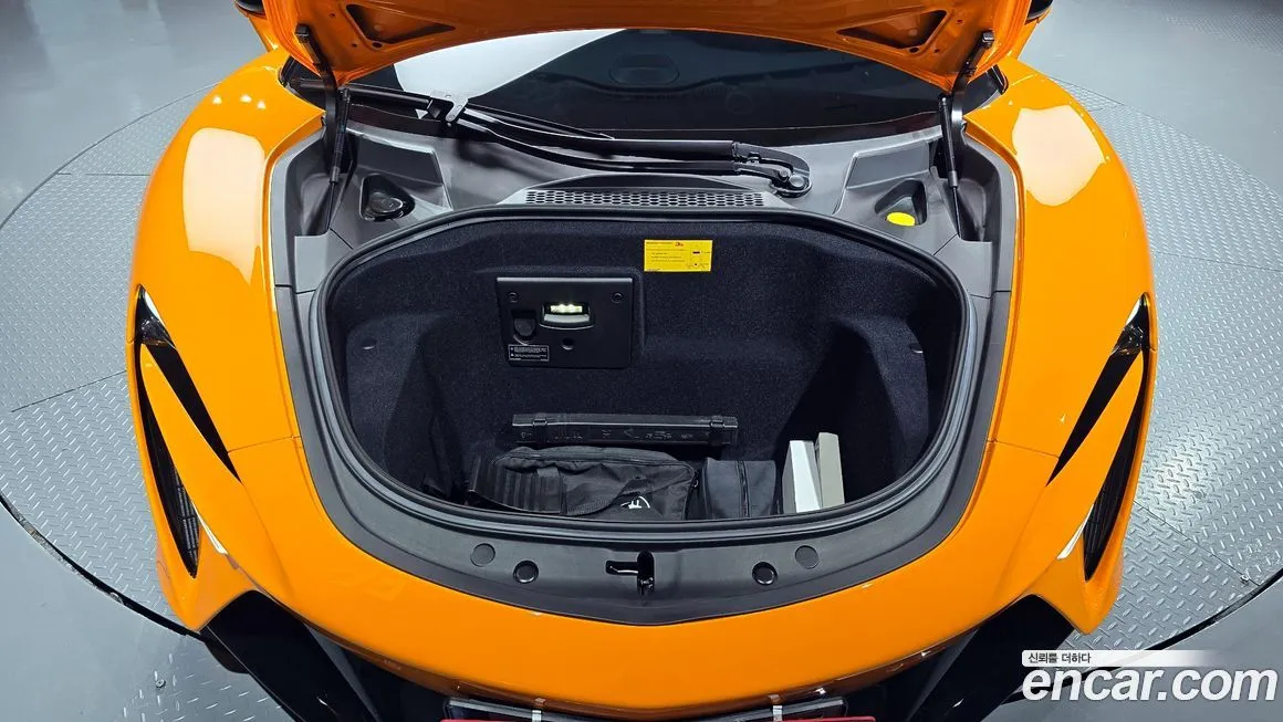 Mclaren Artura 2023 из KR, фото 6