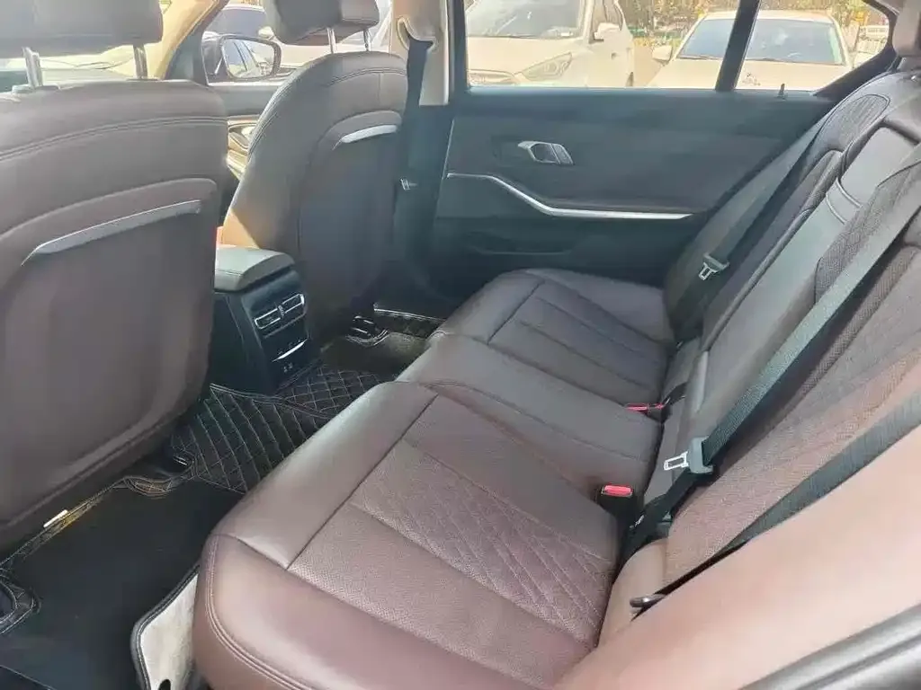 BMW 3 Series 2024 из CN, фото 5