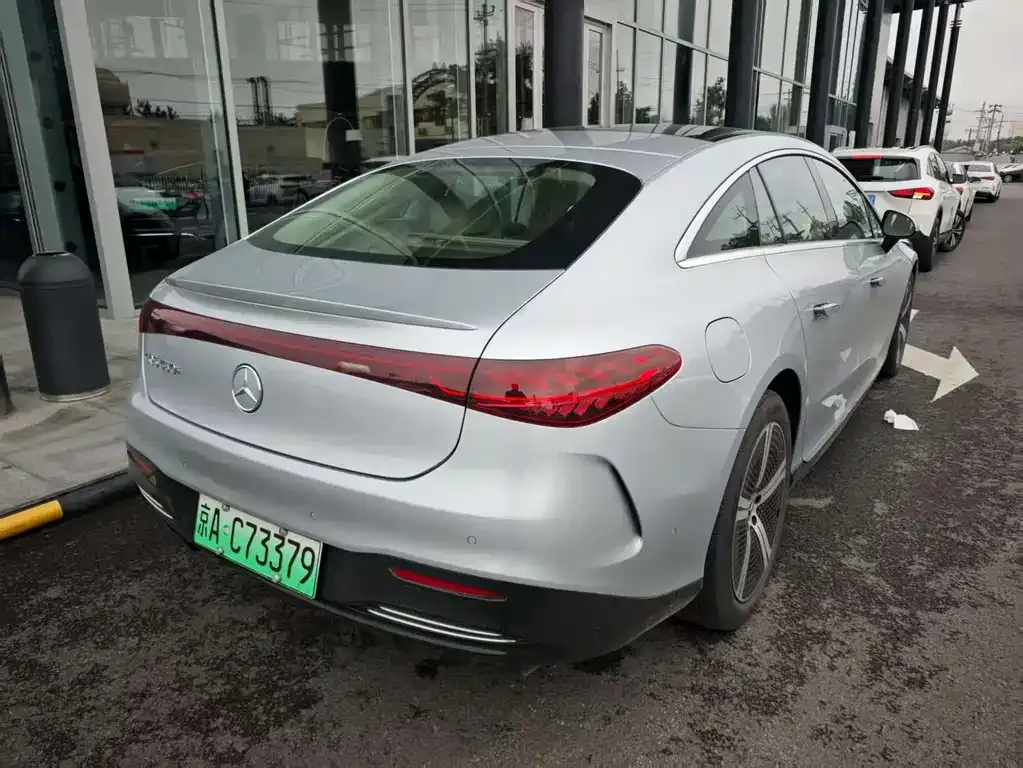 Mercedes-Benz EQS 2023 из CN, фото 3