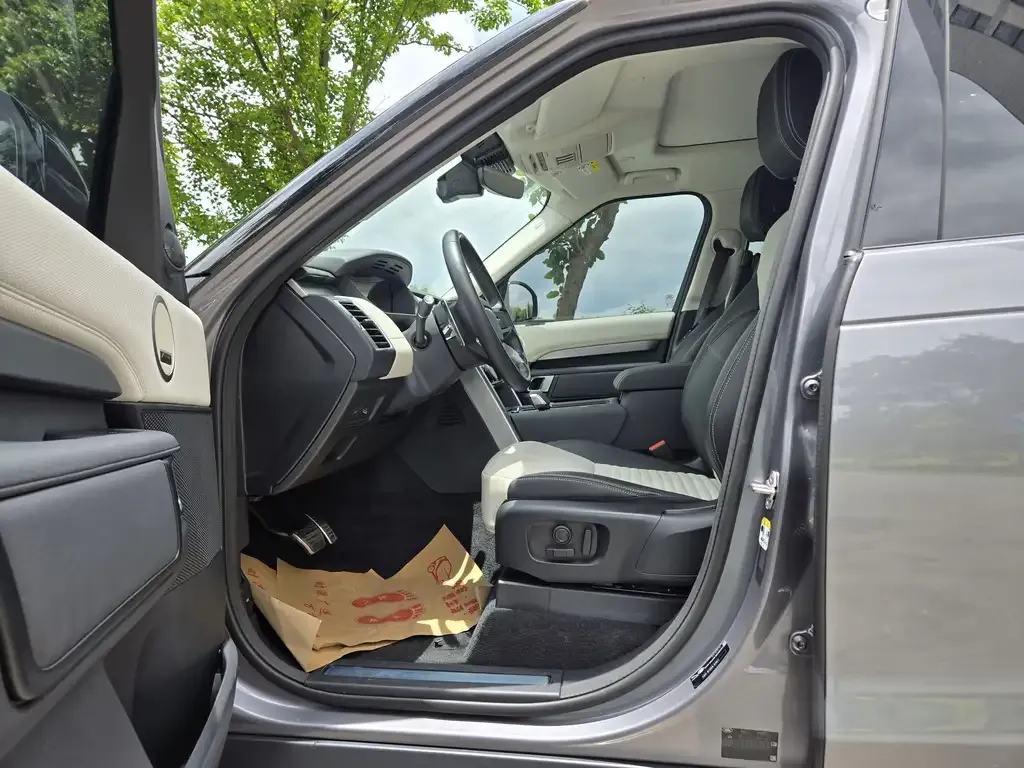 Land Rover Discovery 2023 из CN, фото 10