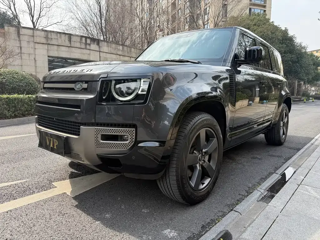 Land Rover Defender — фото 1