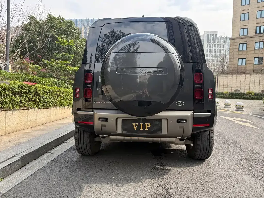 Land Rover Defender — фото 10