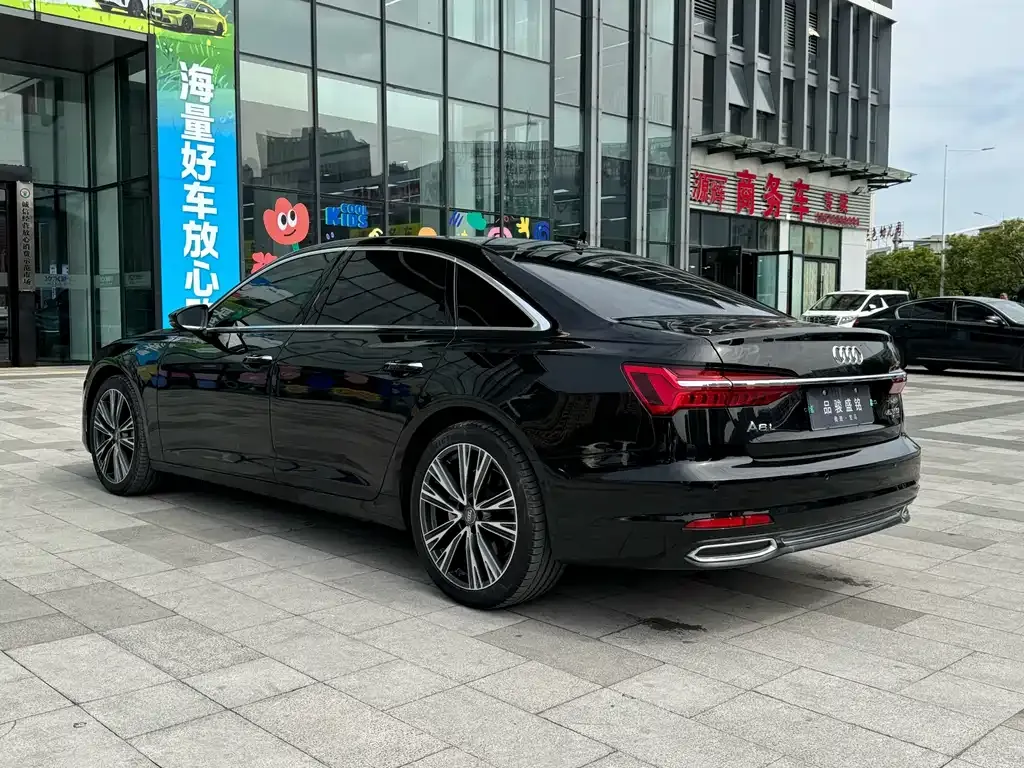 Audi A6L 2021 из CN, фото 5