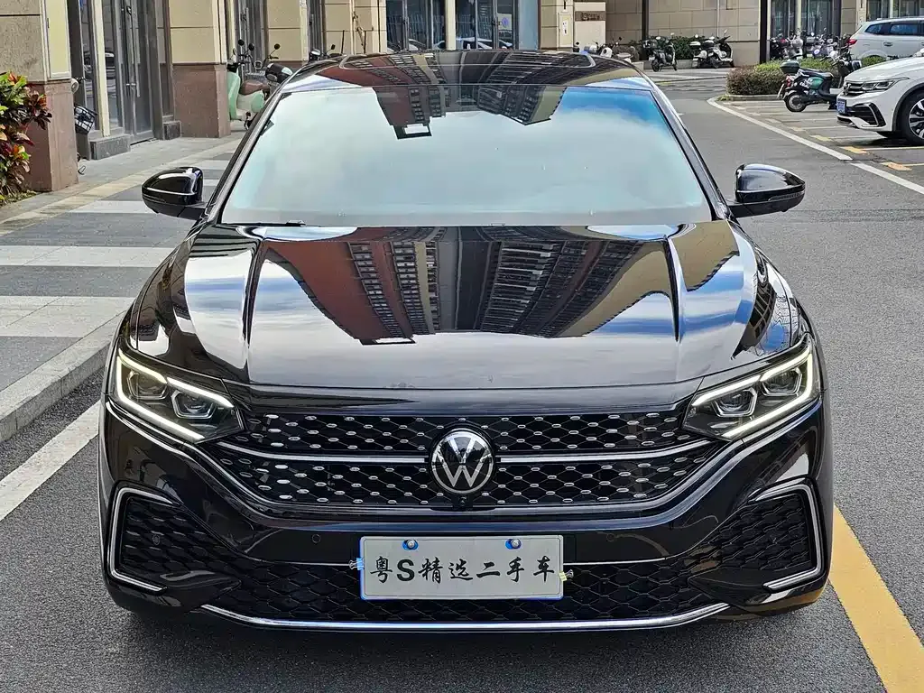 Volkswagen Passat 2024 из CN, фото 2