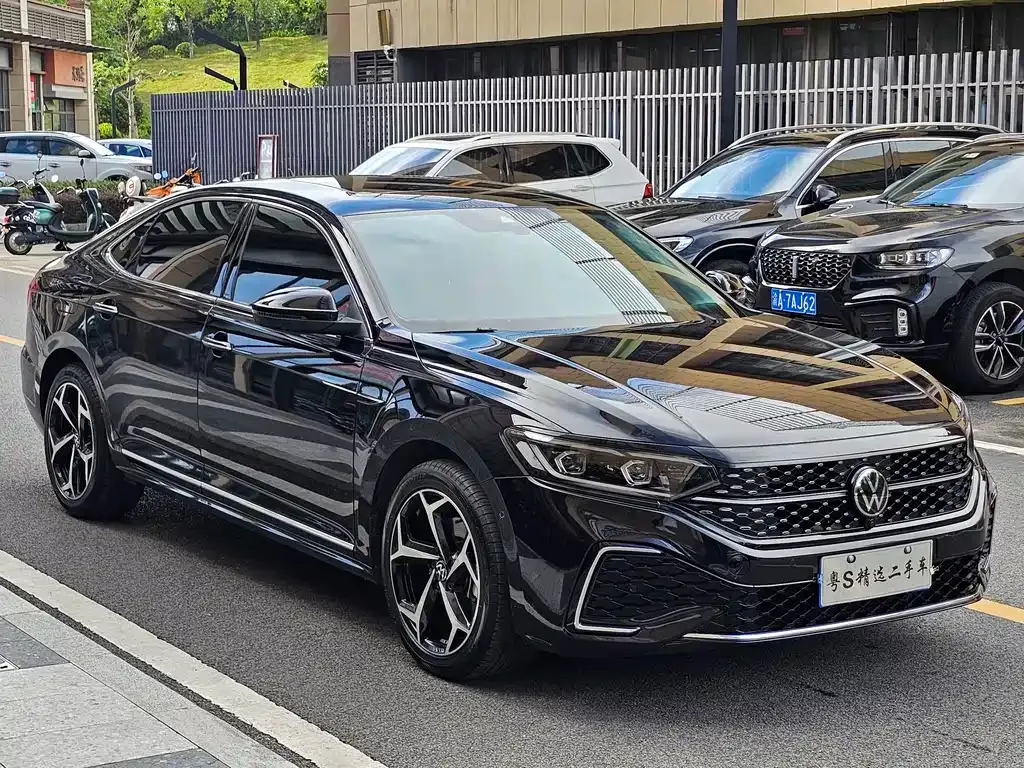Volkswagen Passat 2024 из CN, фото 3