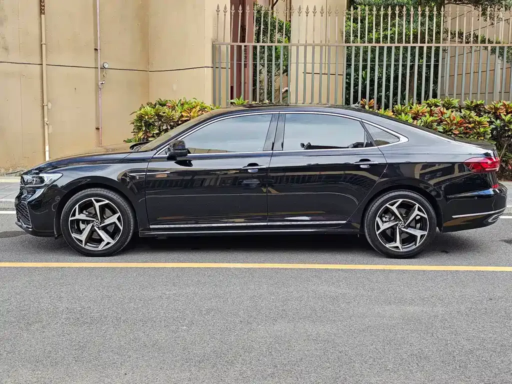 Volkswagen Passat 2024 из CN, фото 4