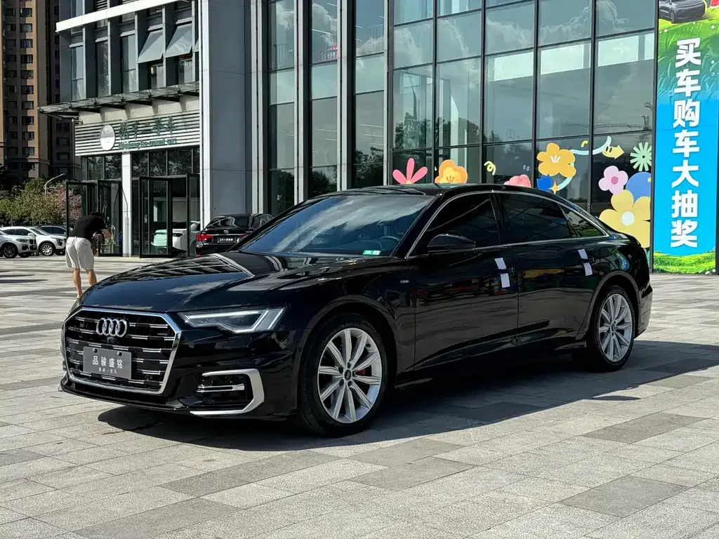 Audi A6L — фото 1