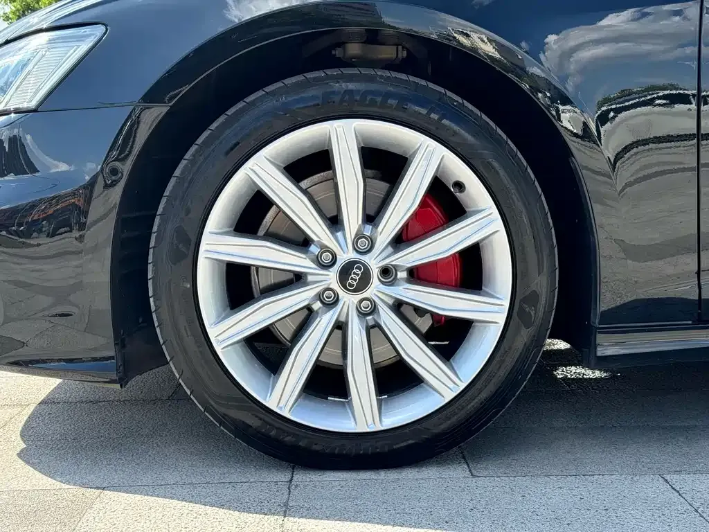 Audi A6L — фото 10